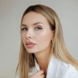 Mandi Collins Image with here white outfit